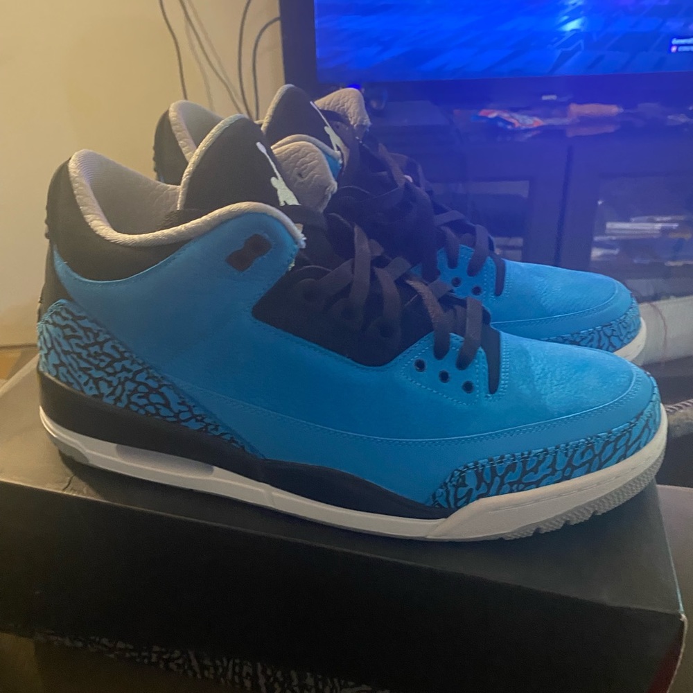 Air Jordan 3 Powder Blue Size 13.5
